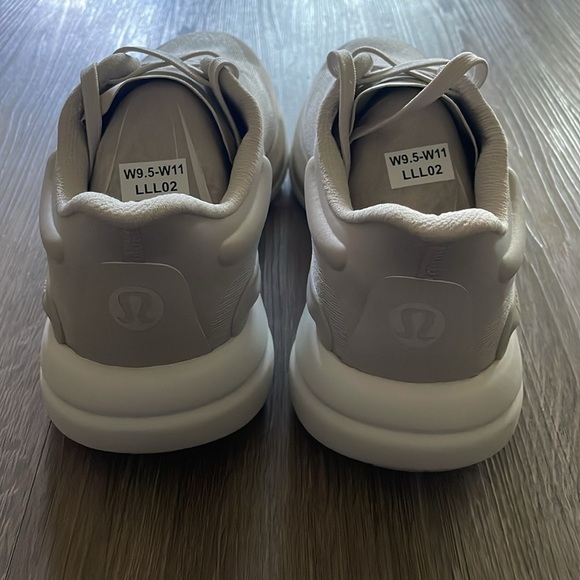 Lululemon Women’s Chragefeel Workout Low 2 Sneakers size 10.5 NWB - Picture 7 of 14